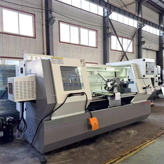 380V Ck6163 Torni automatici CNC orizzontali con foratura a fusione di 105 mm 0