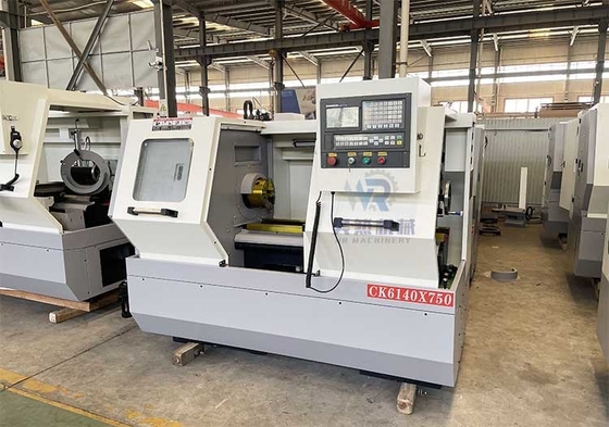 CK6140 Tornitore CNC ad uso pesante CE Piccola macchina a tornitore CNC orizzontale