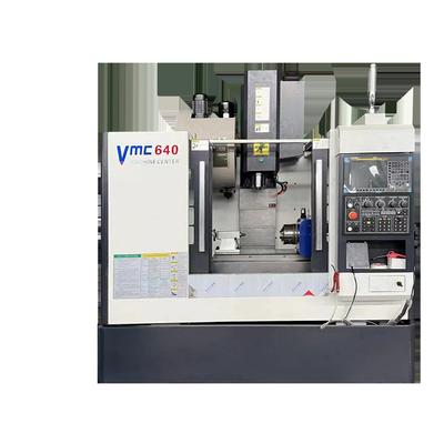 Centrale di lavorazione per macchinari verticali di piccole dimensioni CNC VMC640 Centrale di lavorazione a quattro assi
